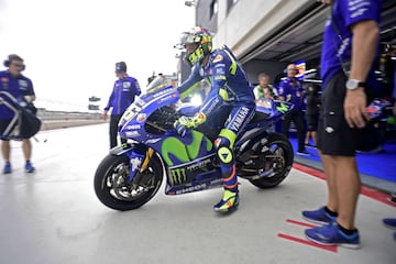 Valentino Rossi se vuelve a subir a la moto en Aragón