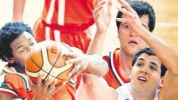 <b>DOMINIO ABSOLUTO. </b>Felipe Reyes, con molestias el día anterior, fue superior bajo el tablero.