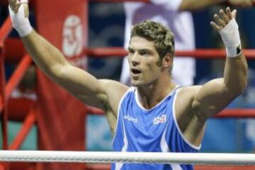 Es un boxeador amateur italiano, conocido por ganar la medalla de oro en el Campeonato Mundial de Boxeo Aficionado de 2007.