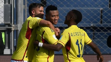 Colombia celebra el gol de Óscar Cortés en el triunfo ante Eslovaquia