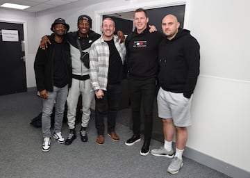 Liam Dolman junto a Courtney Herbert, Abdul Osman, Andy Holt y Chris Dunn.