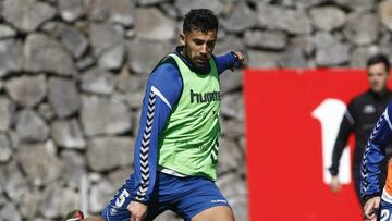 Alberto en el entrenamiento del Tenerife. 