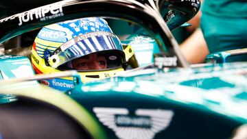 Fernando Alonso, en el Aston Martin durante los test de Bahréin.