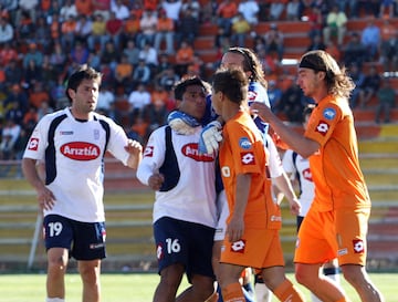 Antes de su exitoso paso por la U, Eduardo Vargas emergió en Cobreloa, club con el que saltó a la fama.