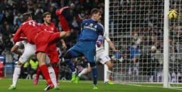 Krychowiak e Iker Casillas.