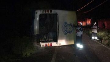 Esta noche, el autobús que llevaba a 27 miembros del cuadro de Segunda División, sufrió un accidente que dejó heridos de gravedad.