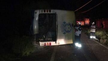 Esta noche, el autob&uacute;s que llevaba a 27 miembros del cuadro de Segunda Divisi&oacute;n, sufri&oacute; un accidente que dej&oacute; heridos de gravedad.