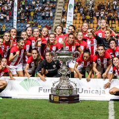 El Athletic tiró de épica para levantar el Trofeo Carranza