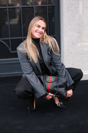 Aryna Sabalenka abandona el desfile de Gucci durante la Semana de la Moda de Milán Otoño/Invierno 2026/2027.