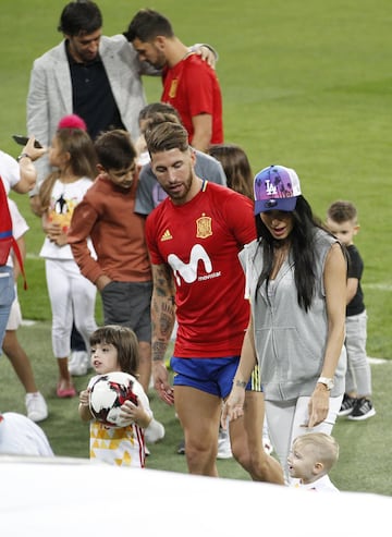 Sergio Ramos, Pilar Rubio and the kids.