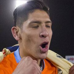 Edson Álvarez responde se engancha con usuario de twitter