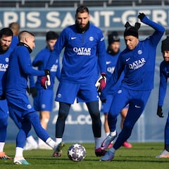 Mbappé trains with PSG on eve of Bayern UCL clash