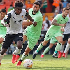 El ‘no’ de Yunus a seguir los pasos de Gavi, Demir y Balde