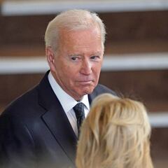 Biden revela lo que le dijo al Rey Carlos III tras presentar sus respetos a la Reina Isabel II