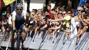 Adam Yates, ganador de la Clásica de San Sebastián 2015, tras entrar en la línea de meta.