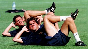 Los dos hemanos Oscar y Roger comenzaron en las categorÃas inferiores del Barcelona donde fueron progresando hasta llegar al primer equipo. Los dos formaron parte del grupo de jugadores a los que se les llamó "La Quinta del Mini".
