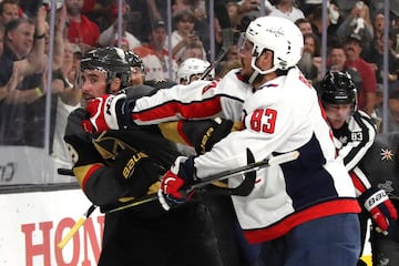 La pelea entre Knights y Capitals en la Stanley Cup de la NHL