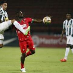 Daniel Bocanegra se lesiona la rodilla; estará 2 meses ausente