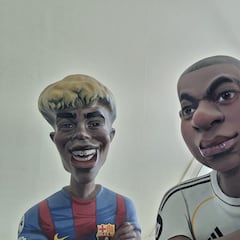 Mbappé y Lamine compiten por no quemarse en las Fallas de Valencia