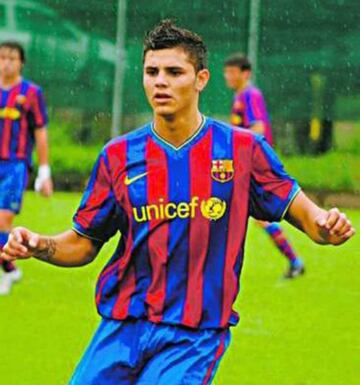 Con los blaugranas tuvo una formación a nivel Barca Cadete A, Barca Juvenil B y Barca Juvenil A
