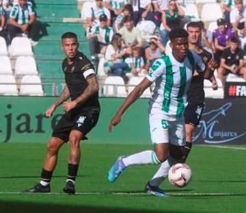 Un seguro para el equipo de Castalia. Además de su buen trabajo para el equipo, casi siempre ve puerta cuando el equipo castellonense lo necesita.