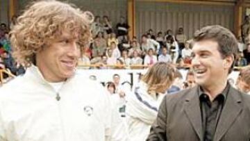 <b>DESAMOR CON LAPORTA . </b>El capitán del Barça ha visto cómo su presidente le ha ninguneado poco a poco.