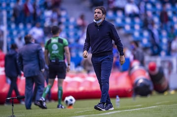 Nicolás Larcamón es argentino y tiene a su cargo Puebla