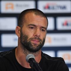 Jugó en Europa y brilló en Cruz Azul: Ahora es comentarista deportivo