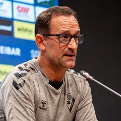 Etxeberria: “Cuando el entrenador es nuevo, es más difícil analizar al equipo rival”