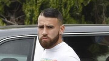 Nicol&aacute;s Otamendi.