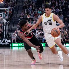 Lillard deja huérfanos a los Blazers