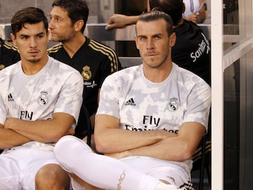 Bale on the bench at the Metlife Stadium.