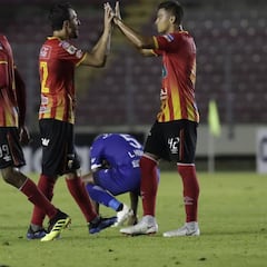 Herediano cae frente a Arabe Unido pero accede a la final