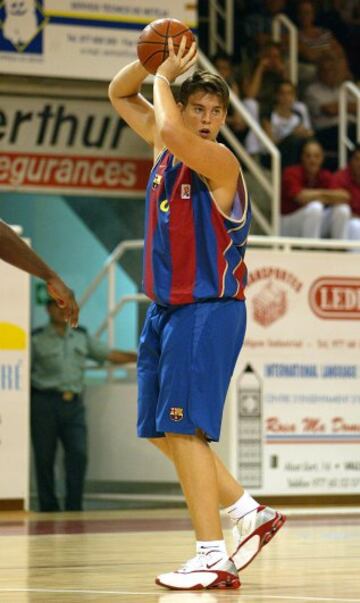 Marc Gasol comenzó su carrera profesional en el Barcelona (2003-2006), después militaría en el Akasvayu Girona (2006-2008). En 2008 recalaría en la NBA de la mano de los Memphis Grizzlies, club en el que sigue jugando. En su haber tiene 1 Liga (2003-2004, con el FC Barcelona) y 1 FIBA EuroCup (2006-2007, con el Akasvayu Girona). Debutó con la Selección absoluta en 2006 con la que fue campeón del Mundo en 2006, medalla de plata en los JJOO de Pekín y Londres y los dos oros de los Europeos de Polonia y Lituania.