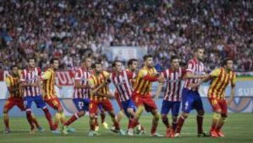 Un momento del partido de ida de la Supercopa de Espa&ntilde;a entre el Atl&eacute;tico de Madrid y el Barcelona.