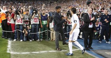 La última Liga que ganó fue en la campaña 2007-08. El Madrid ganó a Osasuna, proclamándose campeón. El Barcelona le hizo pasillo en el Bernabéu. Era su sexto título liguero con el Madrid: sería su última Liga...