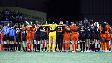 Protesta en un partido de la NWSL.