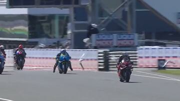 Bezzecchi puede hasta con las gaviotas