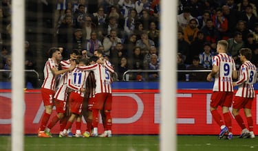 El francés puso la falta en la escuadra y Germán no pudo ni moverse.