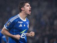 Strasbourg's Argentine forward #09 Joaquin Panichelli celebrates his team�s first goal during the French L1 football match between RC Strasbourg Alsace and AJ Auxerre at the Stade de la Meinau in Strasbourg, eastern France, on October 29, 2025. (Photo by SEBASTIEN BOZON / AFP)