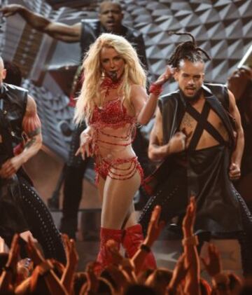 Britney Spears en su actuación de anoche en los Billboard Music Awards.