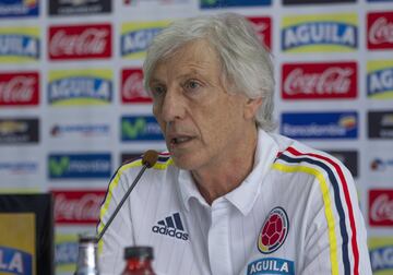 Pékerman en conferencia de prensa 