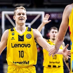 El Tenerife se asegura en Vilna el primer puesto de su grupo