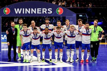 En fútbol sala, Rusia no estará en la Eurocopa femenina de este mes, compuesta por cuatro equipos y en que España, defensora del título, jugará. El Tuymen tampoco podrá disputar la Final Four continental.
