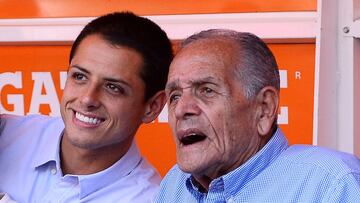 El delantero mexicano no dejó pasar desapercibido el día de Los Abuelos en México y publicó en sus redes sociales un entrañable mensaje a su abuelo.