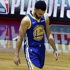Stephen Curry toca fondo en el peor momento para los Warriors