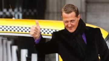 <b>SI BEBES.... </b>No conduzcas. Michael Schumacher, ayer en Bruselas, en la presentación de la campaña de Bacardi Limited.