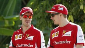 Raikkonen junto a Vettel, su compa&ntilde;ero en Ferrari. 