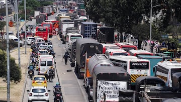 Vehicles queued up in traffic during a protest by truckers who have cut off roads over an increase in diesel prices, in Bogota, Colombia September 4, 2024. REUTERS/Nathalia Angarita