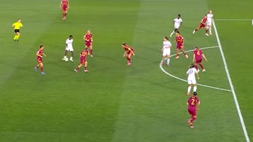 La colombiana fue la figura del Real Madrid en la goleada 6-2 ante la Roma por la primera jornada de la competición. Tres pases de gol y recibió el reconocimiento como MVP del partido.